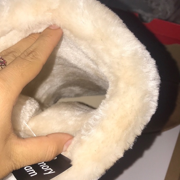 Boots - Picture 4 of 5